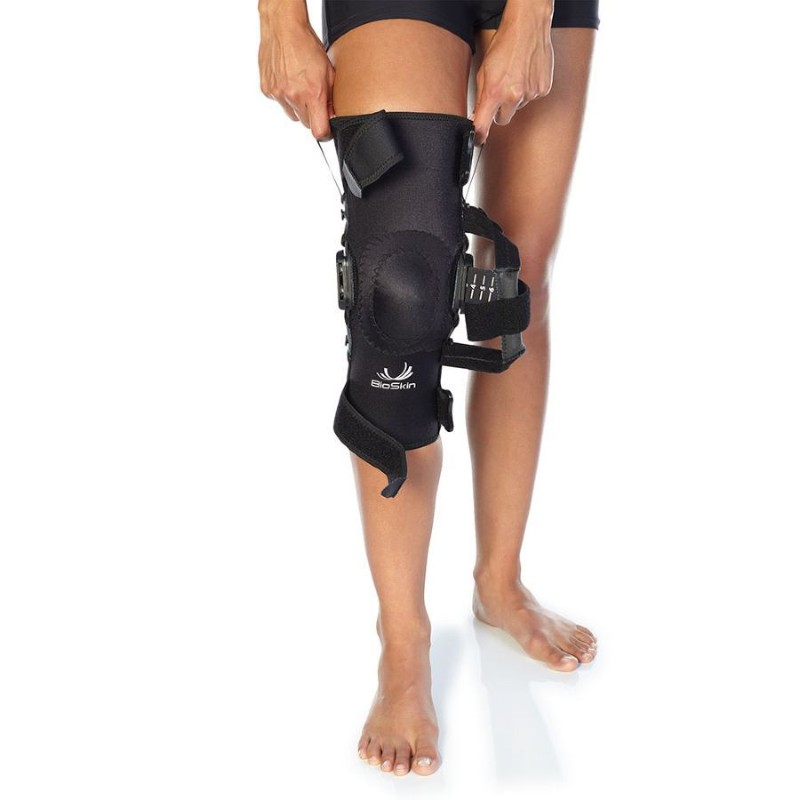 BioSkin QLok Patella Tracking Knee Brace